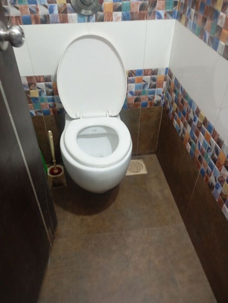 Bathroom, jb nagar 1 Bedroom 400 Sq.Ft. Apartment In Jb Nagar Mumbai 10585669