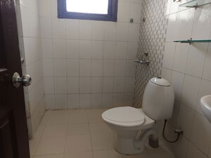Bathroom in 2 BHK Builder Floor at Uppal Southend, Sector 49 – for Rent