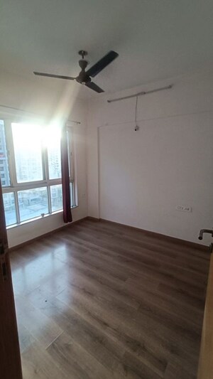 Room in 2 BHK Apartment at Florida River Bank, Mundhwa – for Rent