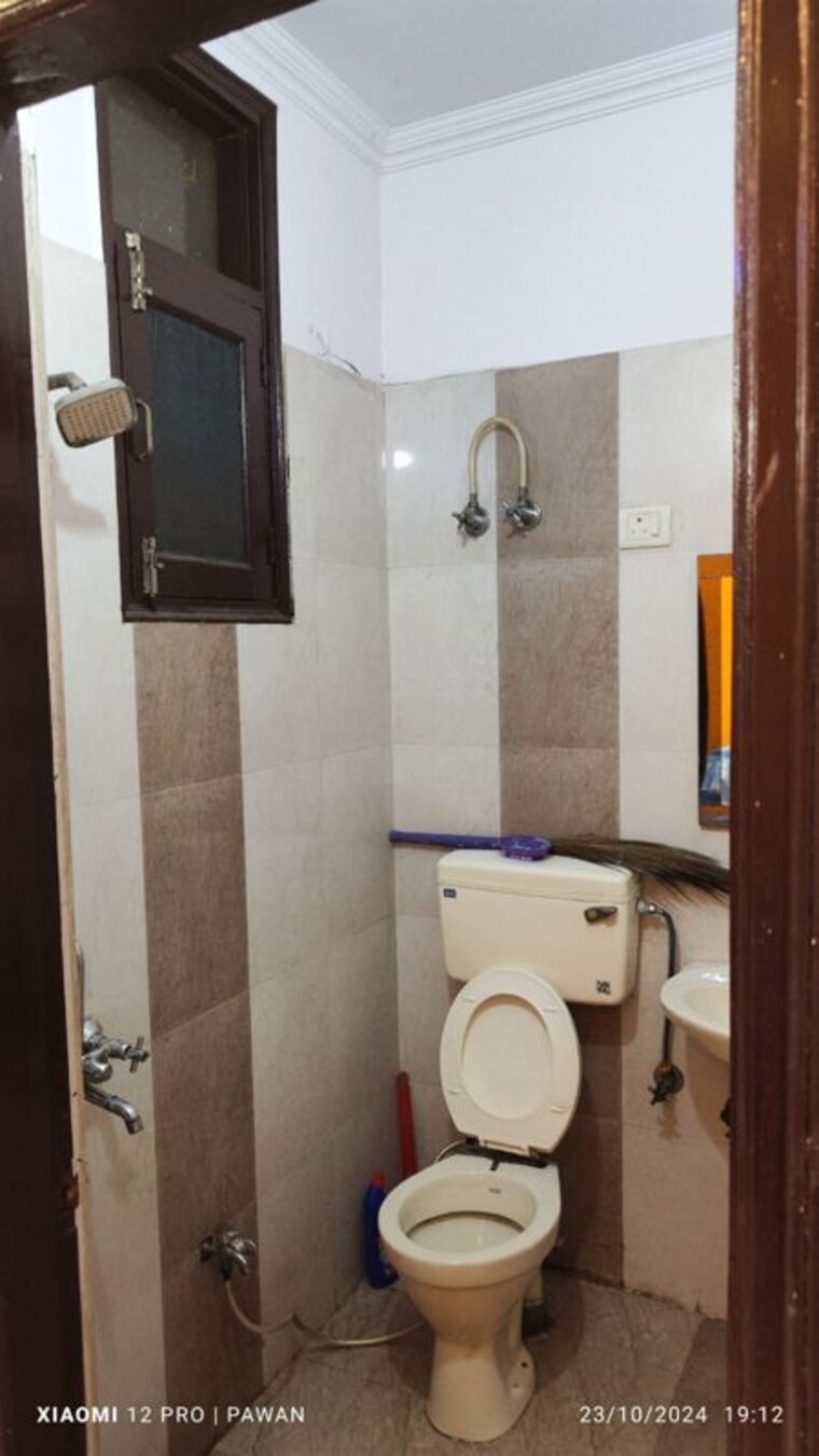 Bathroom, maya-homes 2 Bedroom 850 Sq.Ft. Builder Floor In Indrapuram Ghaziabad 10585700