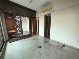 Room in 2 BHK Apartment at Concret Sai Saakshaat, Kharghar – for Rent