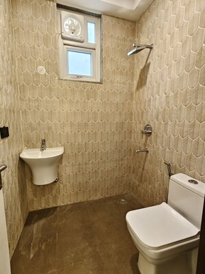 Bathroom in 3 BHK Builder Floor at Craft Destination 43, Sector 43 – for Rent