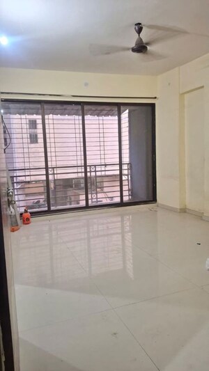 Room in 2 BHK Apartment at Aarti Gaurav CHS, Ulwe – for Rent