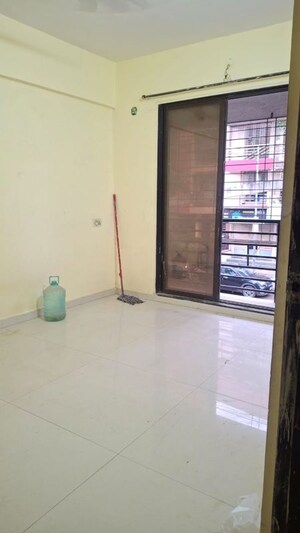 Room in 2 BHK Apartment at Aarti Gaurav CHS, Ulwe – for Rent