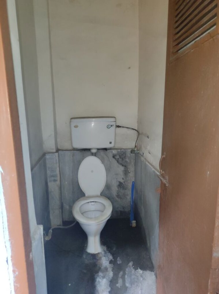 Bathroom, shastri nagar 2 Bedroom 72 Sq.Yd. Independent House In Shastri Nagar Ghaziabad 10585729