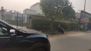 Parking in 3 BHK Independent House at Shastri Nagar – for Sale