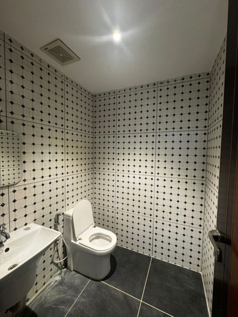 Bathroom, richmond town 3 Bedroom 2000 Sq.Ft. Apartment In Richmond Town Bangalore 10585750