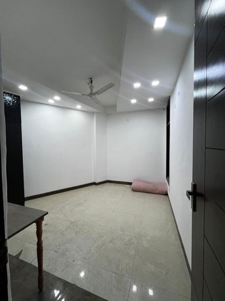 Room, mandi 2 Bedroom 700 Sq.Ft. Builder Floor In Mandi Delhi 10585772