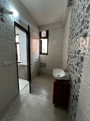Building Lobby in 2 BHK Builder Floor at Mandi – for Rent