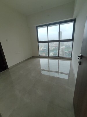 Room in 2 BHK Apartment at Sheth Auris Bliss, Malad West – for Rent