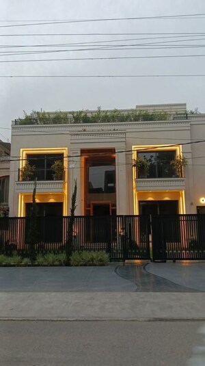 6+ BHK Independent House – Exterior View View at Sector 6 - for Sale