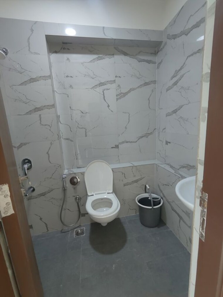 Bathroom, gajanan-niwas-chs 1 Bedroom 421 Sq.Ft. Apartment In Malad West Mumbai 10585816