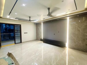 Room in 3 BHK Builder Floor at Tarakarama Nagar – for Sale