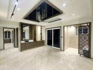 Room in 3 BHK Builder Floor at Tarakarama Nagar – for Sale