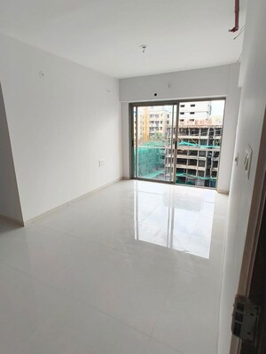 Room in 2 BHK Apartment at Avant Heritage, Jogeshwari East – for Rent