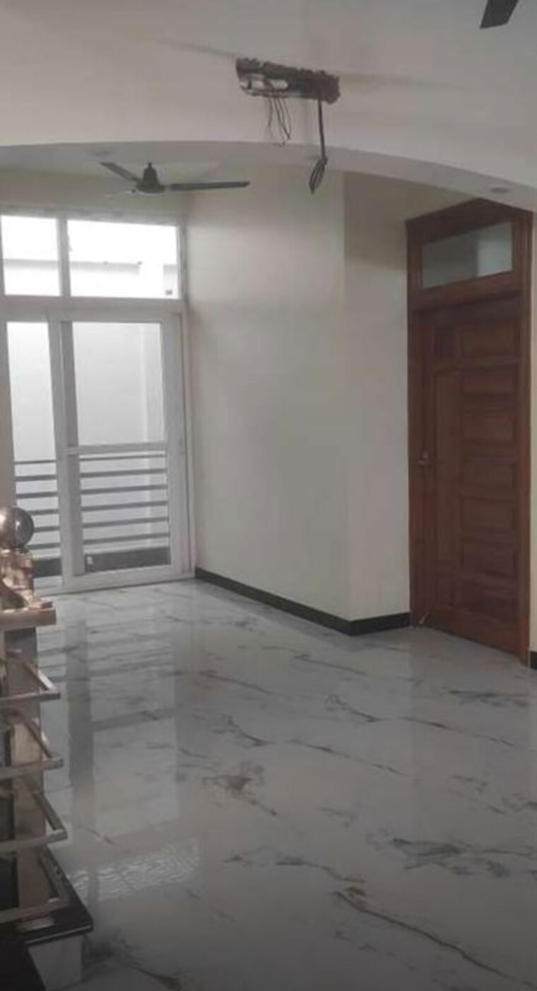 Room, indira nagar 6+ Bedroom 6000 Sq.Ft. Villa In Indira Nagar Lucknow 10585840
