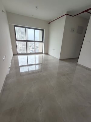 Room in 3 BHK Apartment at Arshie Complex, Versova – for Rent
