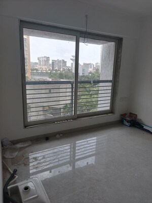 Room in 2 BHK Apartment at Prerna Apartment Andheri, Andheri West – for Rent