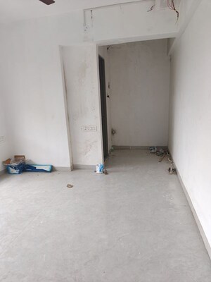 Room in 2 BHK Apartment at Prerna Apartment Andheri, Andheri West – for Rent