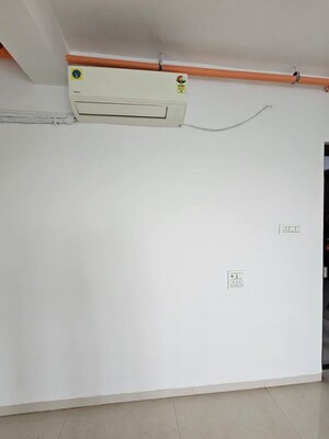 Room in 2 BHK Apartment at Tilak Nagar Building, Tilak Nagar – for Rent
