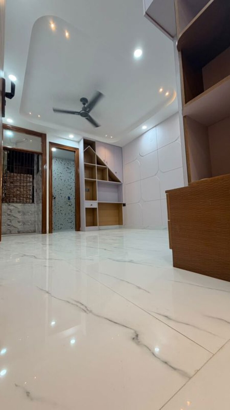 Room, uttam nagar 4 Bedroom 1355 Sq.Ft. Builder Floor In Uttam Nagar Delhi 10586012
