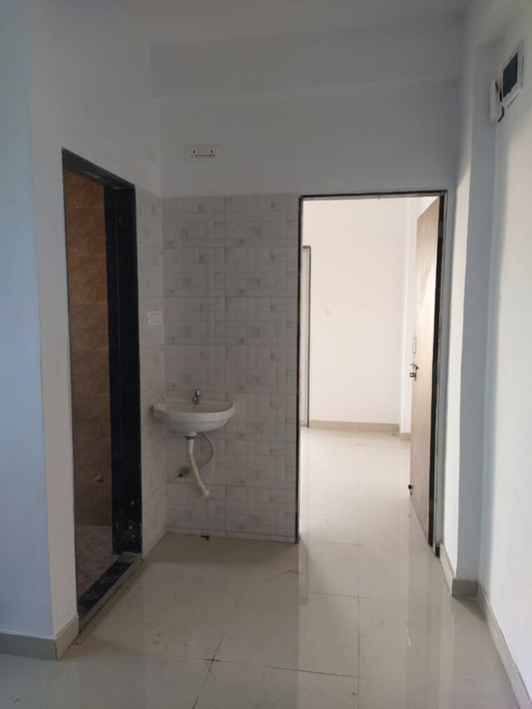 Bathroom, shell-colony 2 Bedroom 600 Sq.Ft. Apartment In Chembur Mumbai 10586024