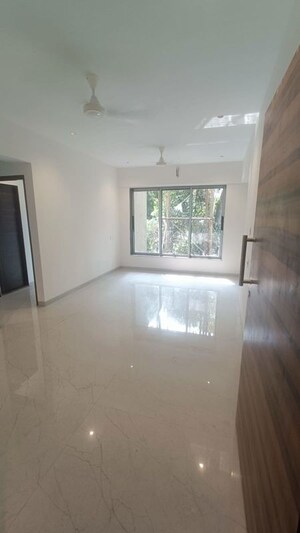Room in 2 BHK Apartment at Casa Pali, Bandra West – for Rent
