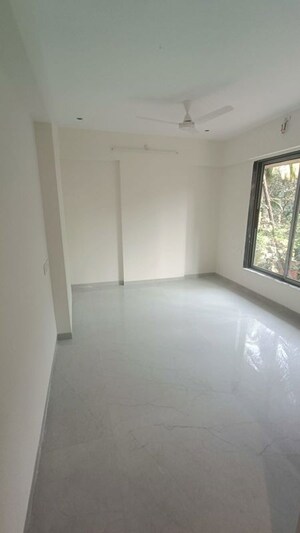 Room in 2 BHK Apartment at Casa Pali, Bandra West – for Rent