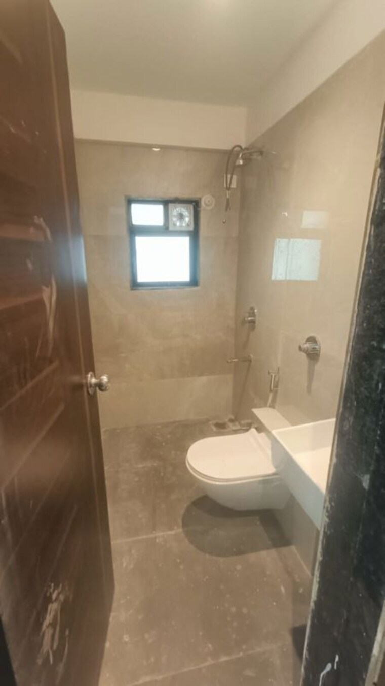 Bathroom, casa-pali 2 Bedroom 650 Sq.Ft. Apartment In Bandra West Mumbai 10586031