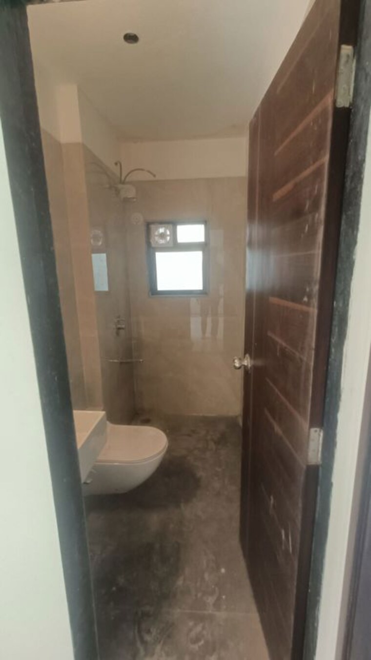 Bathroom, casa-pali 2 Bedroom 650 Sq.Ft. Apartment In Bandra West Mumbai 10586031