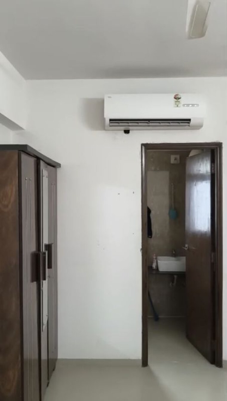 Cupboard, ganesh-malabar-county-ii 3 Bedroom 2000 Sq.Ft. Apartment In Near Nirma University On Sg Highway Ahmedabad 10586059