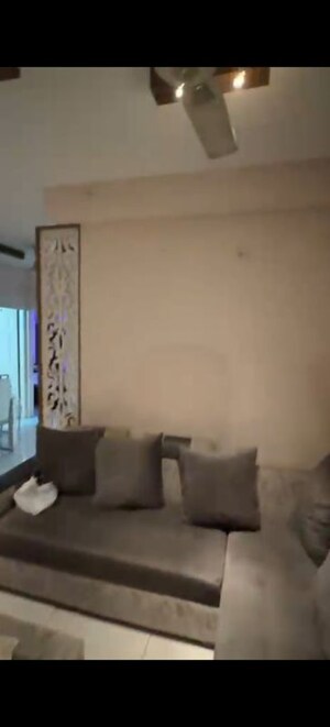 2.5 BHK Apartment For Rent in Express Zenith, Sector 77