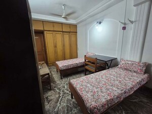 Bedroom in  Pg at Oshiwara – for Rent