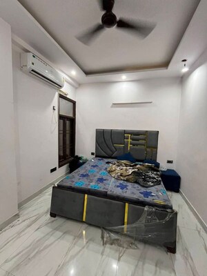 Room in 1 BHK Apartment at Sainik Farm – for Rent