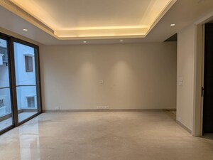 Room in 4 BHK Apartment at Greater Kailash I – for Rent