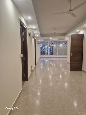 Building Lobby in 3.5 BHK Apartment at M3M 65 Avenue, Sector 65 – for Rent