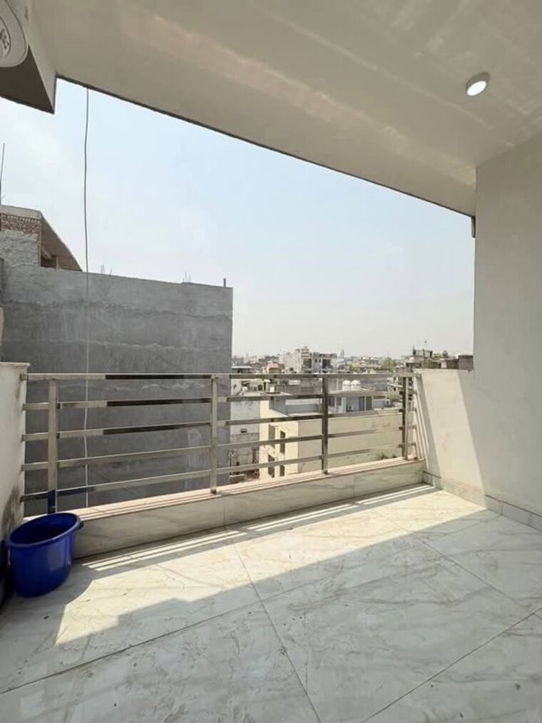 Balcony, freedom fighters enclave 1 Bedroom 410 Sq.Ft. Apartment In Freedom Fighters Enclave Delhi 10586120