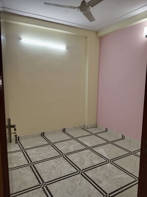 Room in 2 BHK Apartment at Panchsheel Vihar – for Rent