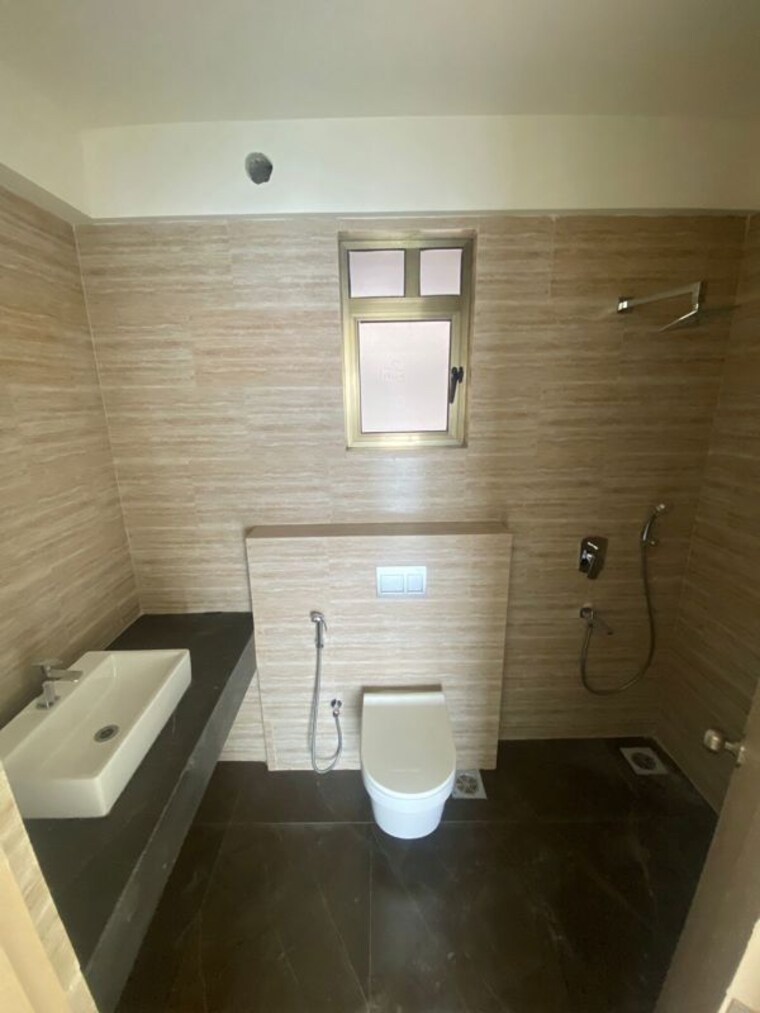 Bathroom, raj-infinia 3 Bedroom 1632 Sq.Ft. Apartment In Malad West Mumbai 10414899
