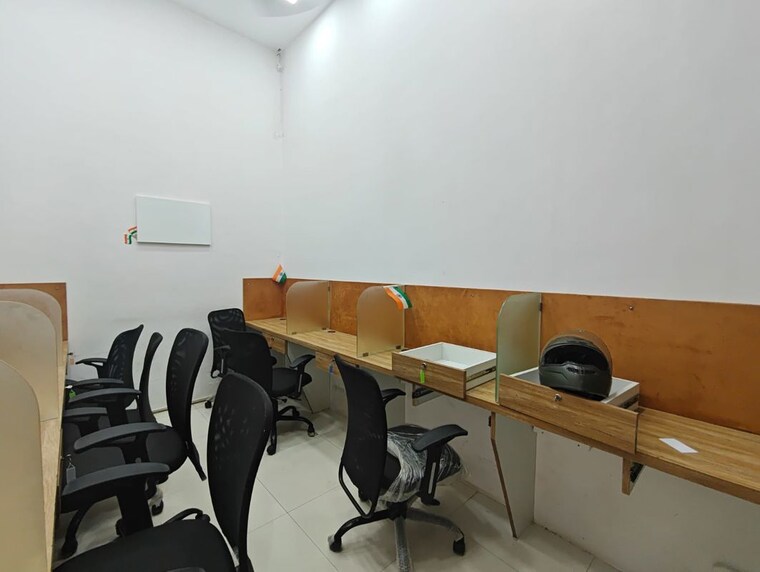 Team Area, express-zone Commercial Office Space 200 Sq.Ft. In Malad East Mumbai 10586165