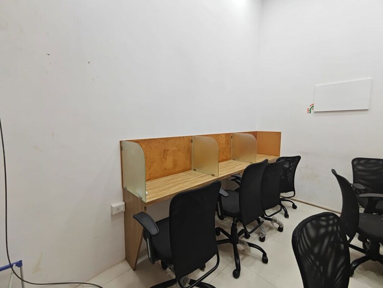Team Area, express-zone Commercial Office Space 200 Sq.Ft. In Malad East Mumbai 10586165