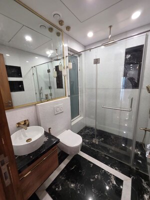 Bathroom in 4 BHK Apartment at Indiabulls Blu, Worli – for Rent