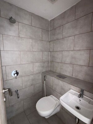 Bathroom in 4 BHK Apartment at Raheja Imperia, Worli – for Rent