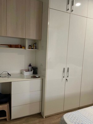 Bathroom in 3 BHK Apartment at DLF The Carlton Estate, Dlf Phase V – for Rent
