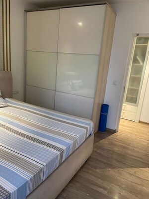 Bathroom in 3 BHK Apartment at DLF The Carlton Estate, Dlf Phase V – for Rent