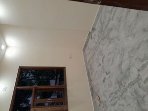 Furnished Amenities in 3 BHK Builder Floor at Rohini Sector 11 – for Sale
