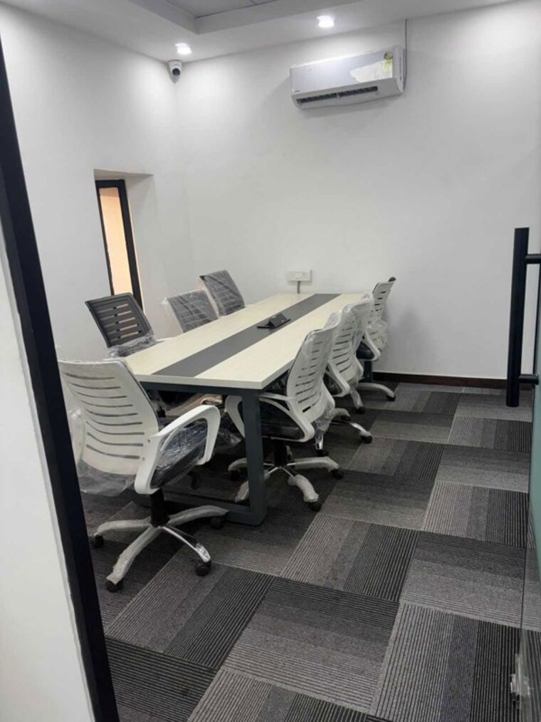 Gym, sector 63 Commercial Office Space 4000 Sq.Ft. In Sector 63 Noida 10586184