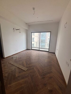 Room in 3.5 BHK Apartment at Shalimar Belvedere Court, Gomti Nagar – for Rent