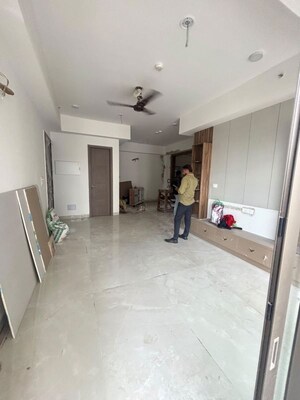 Room in 3.5 BHK Apartment at Shalimar Belvedere Court, Gomti Nagar – for Rent