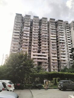 2 BHK + Servant Room,Extra Room Apartment For Sale in SCC Sapphire